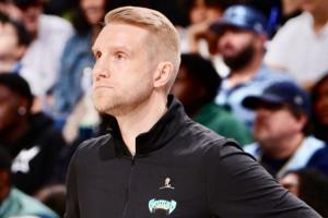 星空体育平台-詹金斯下课！灰熊官方：伊萨洛担任临时主帅 执教本赛季剩余比赛