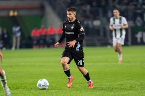 星空体育官方网站-德天空：西汉姆正计划在关窗前签下不莱梅中场施密德，谈判进行中