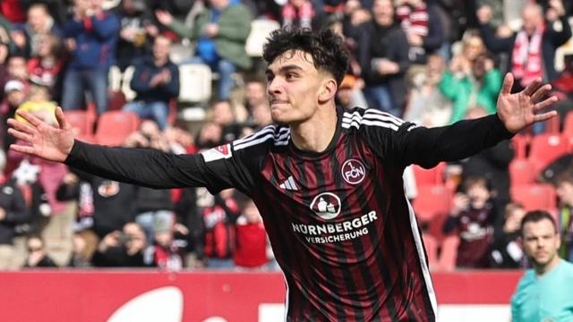 1709795322651029945.png 失去德乙“妖童”乌尊后,德国能保住帕夫洛维奇吗?