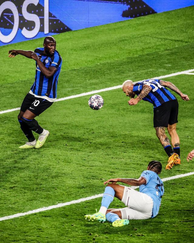 1686429487174057460.jpg 星空体育平台-【欧冠】三冠漫漫城路!曼城1比0国米首次加冕欧冠