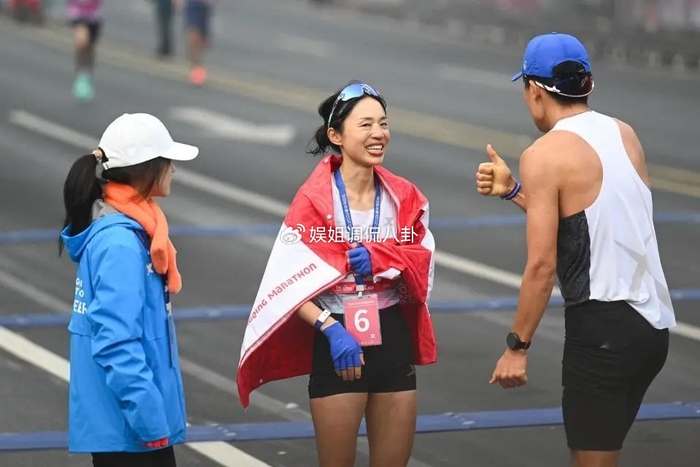 星空体育首页-争议！张水华花钱雇人陪跑？真相曝光：高中老师主动帮她破风 不要钱|奖金|李新旺|运动员|马拉松|大运会_新浪体育_新浪新闻
