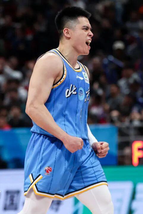 星空体育首页-最佳阵容荣耀入选,季后赛征程奋勇争先!