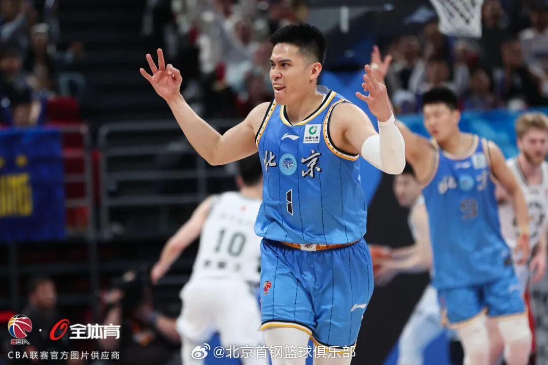 星空体育首页-最佳阵容荣耀入选,季后赛征程奋勇争先!