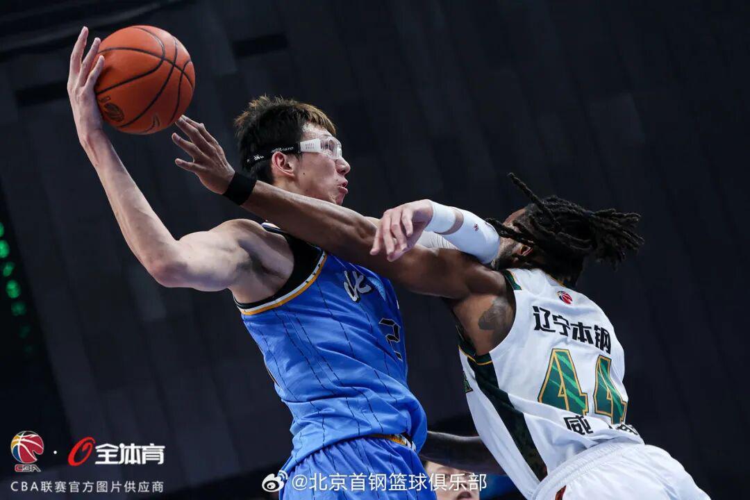 星空体育首页-最佳阵容荣耀入选,季后赛征程奋勇争先!